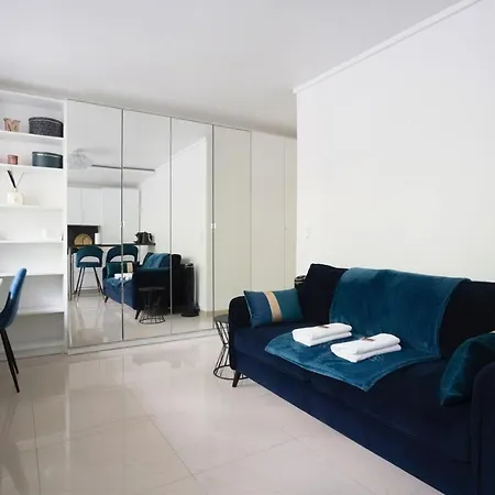 Voltaire 6 - Kp - Ideally Located In 11th District Appartement *